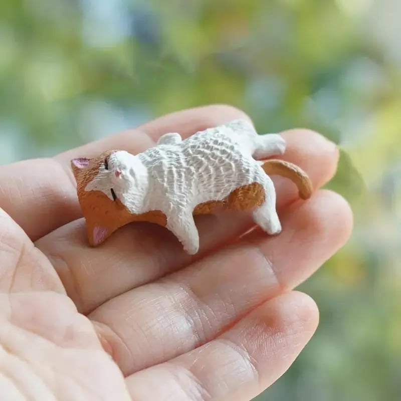 ⏰LAST DAY 49% OFF🔥 Hand-Painted Mini Cat Desk Figurines – Set of 5 Cute Cartoon Kitty Companions